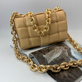 Женская сумка Bottega Veneta Padded Cassette бежевая