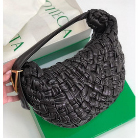 Черная кожаная сумка Bottega Veneta Banana