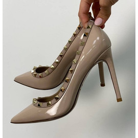 Женские бежевые туфли Valentino Garavani лаковые