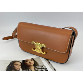 Женская кожаная сумка Celine Triomphe коричневая