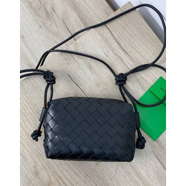 Кожаная сумка Bottega Veneta Loop черная