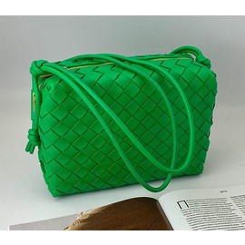 Кожаная сумка Bottega Veneta Loop зеленая Кожаная сумка Bottega Veneta Loop зеленая
