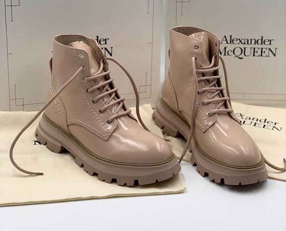 Женские кожаные ботинки Alexander McQueen бежевые (арт. VM-12364)