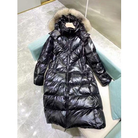 Женский черный пуховик Moncler