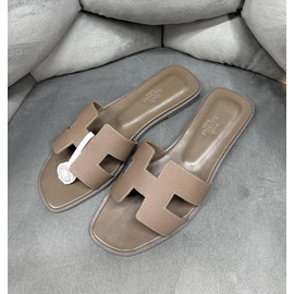 Бежевые шлепки Hermes Oran
