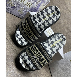 Женские шлепанцы Christian Dior