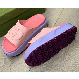 Женские розовые шлепки Gucci