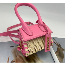 Женская розовая кожаная сумка Jacquemus