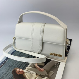 Женская кожаная сумка Jacquemus Le grand Bambino белая