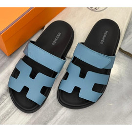 Кожаные голубые шлепанцы Hermes