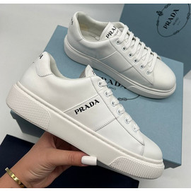 Женские белые сникеры Prada Женские белые сникеры Prada