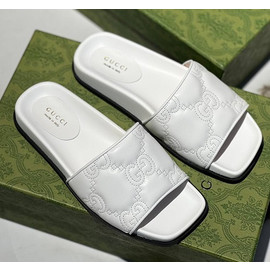 Белые кожаные шлепанцы Gucci