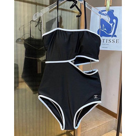 Слитный черный купальник Chanel