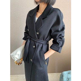 Женское черное пальто Max Mara с поясом