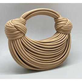 Бежевая сумка Bottega Veneta Double Knot