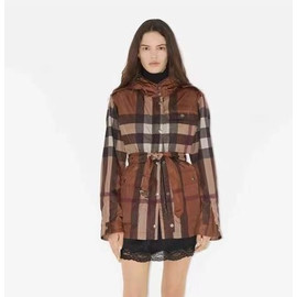 Женская куртка с капюшоном Burberry коричневая