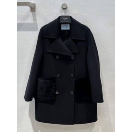 Женское черное короткое пальто Prada с отделкой из меха