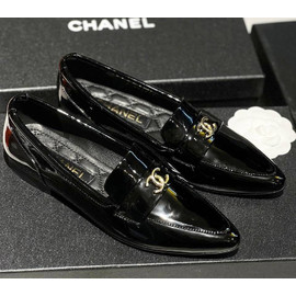 Женские черные кожаные лоферы Chanel