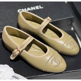 Бежевые кожаные балетки цвета Chanel