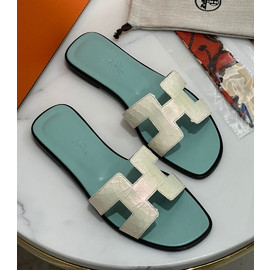 Женские шлепанцы Hermes белые