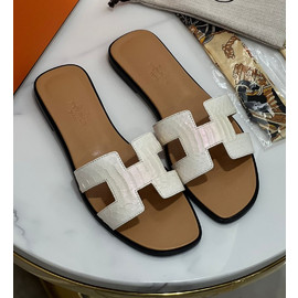 Женские шлепанцы Hermes белые