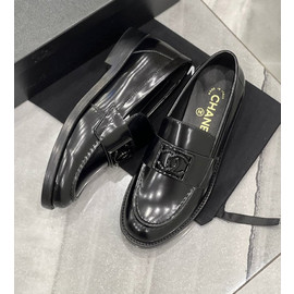 Женские кожаные черные лоферы Chanel