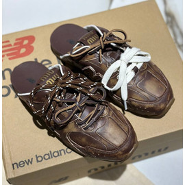 Женские кожаные коричневые кроссовки - мюли New Balance Miu Miu