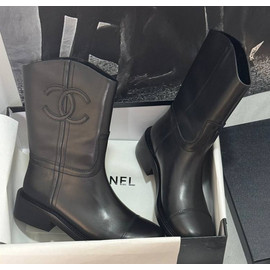 Женские черные кожаные полусапоги Chanel