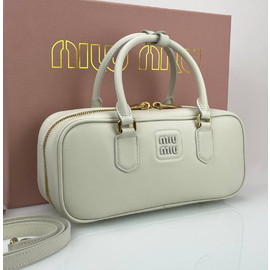 Женская белая кожаная сумка Miu Miu Arcadie
