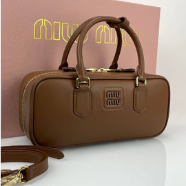 Женская коричневая кожаная сумка Miu Miu Arcadie