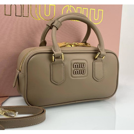 Женская кожаная сумка Miu Miu Arcadie Mini бежевая