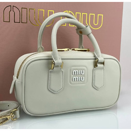 Женская кожаная сумка Miu Miu Arcadie Mini белая