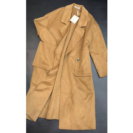 Женское пальто Max Mara бежевого цвета