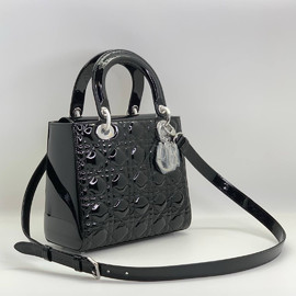 Кожаная лаковая сумка Christian Dior Lady Medium черная с серебром 24 см