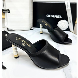 Черные кожаные босоножки Chanel