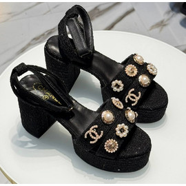 Босоножки из твида Chanel черные на высокой подошве