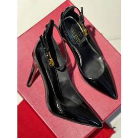 Женские туфли Valentino Garavani черные лаковые
