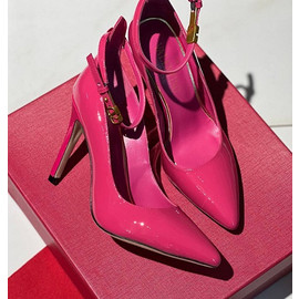 Женские туфли Valentino Garavani розовые лаковые