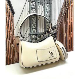 Белая сумка Louis Vuitton Marelle
