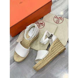 Белые кожаные босоножки Hermes