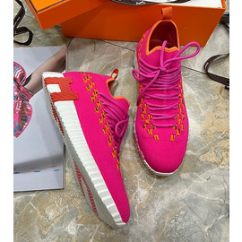 Женские розовые кроссовки Hermes