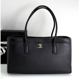 Черная кожаная сумка Chanel Shopping Small Черная кожаная сумка Chanel Shopping Small