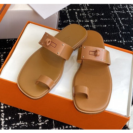 Женские кожаные шлепанцы Hermes July коричневые Женские кожаные шлепанцы Hermes July коричневые