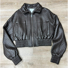 Женская кожаная куртка Bottega Veneta шоколадная короткая Женская кожаная куртка Bottega Veneta шоколадная короткая