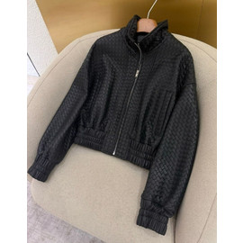 Женская кожаная куртка Bottega Veneta черная короткая