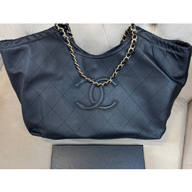 Кожаная сумка Chanel Shopping Large черная