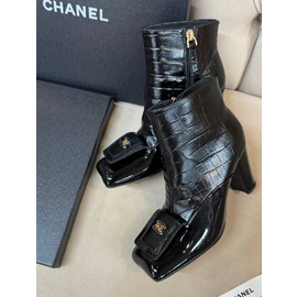 Кожаные ботильоны Chanel черные с крокодиловым тиснением Кожаные ботильоны Chanel черные с крокодиловым тиснением