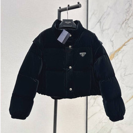 Женский короткий пуховик - жилет Prada черный