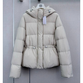 Женский пуховик Loewe молочный