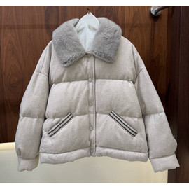 Женский пуховик Brunello Cucinelli с меховым воротником